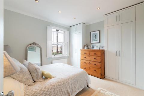 19 All Saints Road, London, SW19 1BU