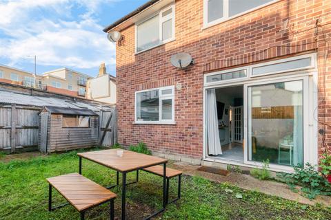 60b Quicks Road, London, SW19 1EY
