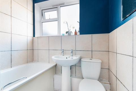 60b Quicks Road, London, SW19 1EY
