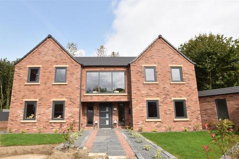 4 bedroom detached house for sale, Kings Chase,, Barnoldby le Beck DN37