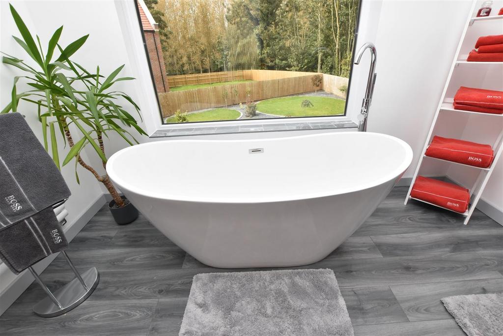 Oval bath tub