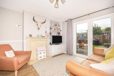 12 Abingdon Close, London, SW19 1AD