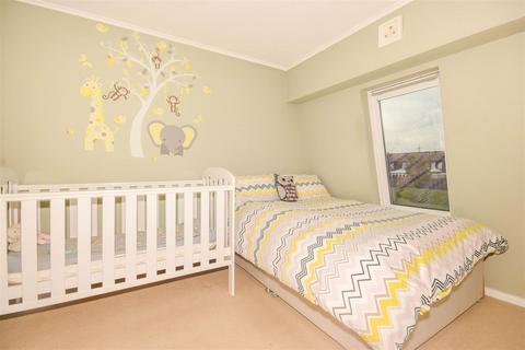 12 Abingdon Close, London, SW19 1AD