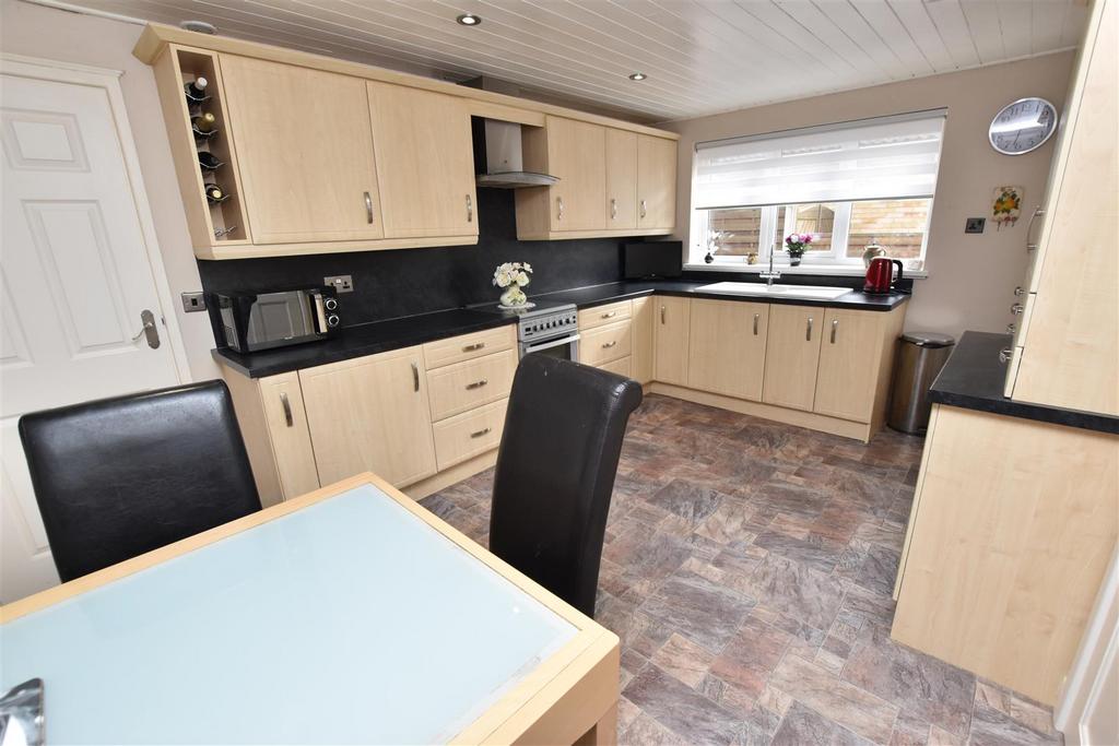 Dining kitchen