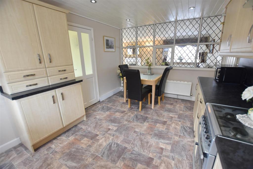 Dining kitchen