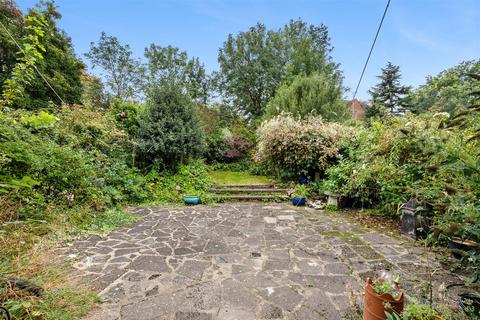 13 Coppice Close, London, SW20 9AS