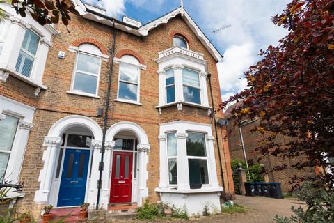 38a Queens Road, London, SW19 8LR