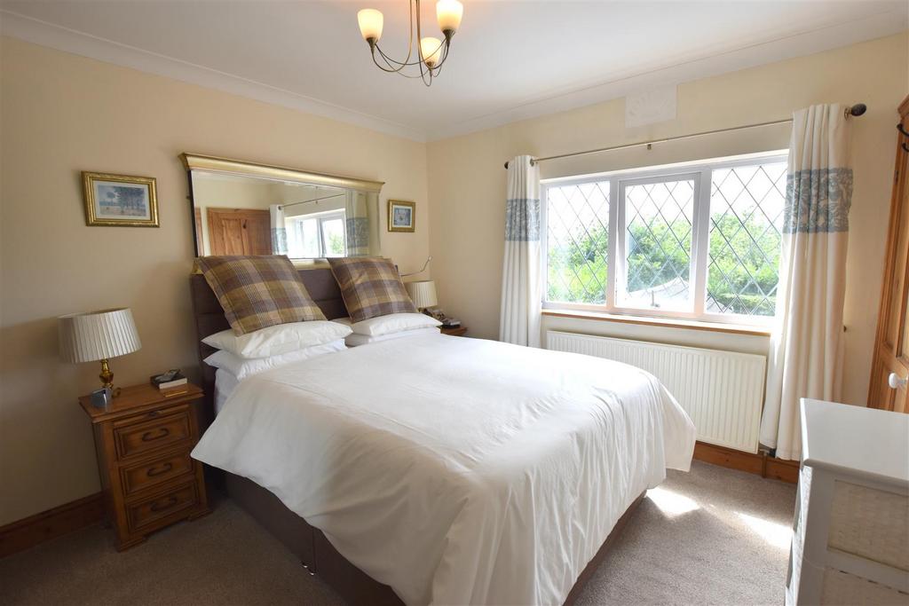 Bedroom 1 (rear)