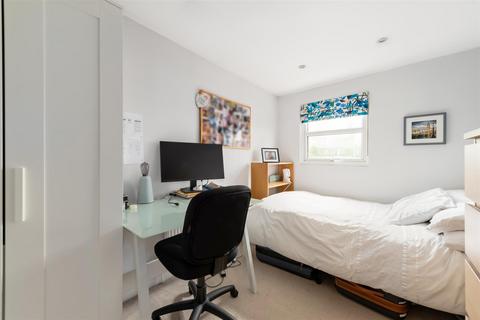 42 Milton Road, London, SW19 8SE