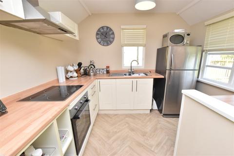 3 bedroom chalet for sale, Humberston Fitties, Humberston DN36