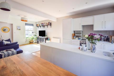 27a Quicks Road, London, SW19 1EZ