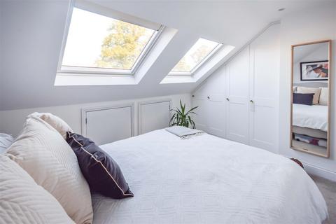 27a Quicks Road, London, SW19 1EZ