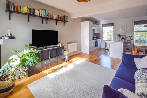 27a Quicks Road, London, SW19 1EZ