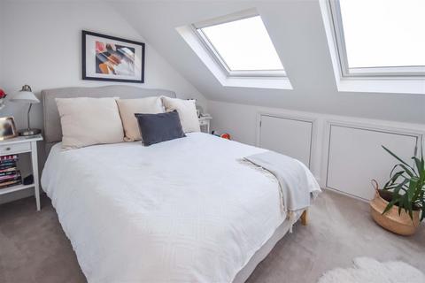 27a Quicks Road, London, SW19 1EZ