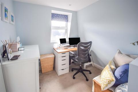 27a Quicks Road, London, SW19 1EZ
