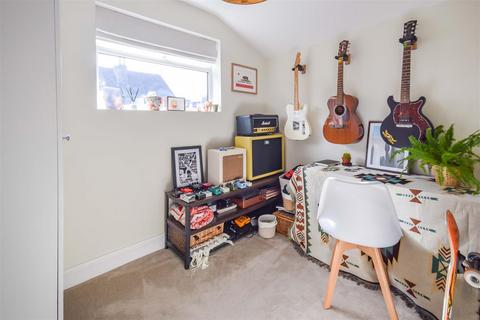 27a Quicks Road, London, SW19 1EZ