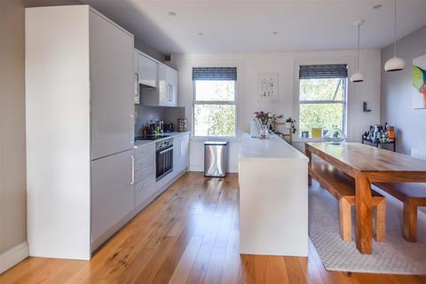 27a Quicks Road, London, SW19 1EZ