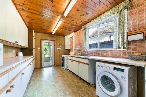 43 Heath Drive, London, SW20 9BE
