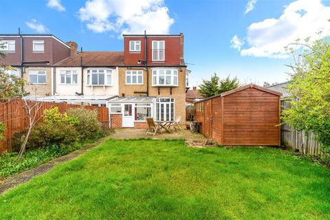 10 Oakway, London, SW20 9JE