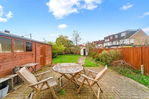 10 Oakway, London, SW20 9JE