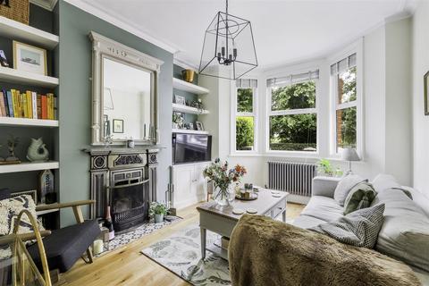 18 Quicks Road, London, SW19 1EZ
