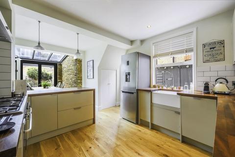 18 Quicks Road, London, SW19 1EZ