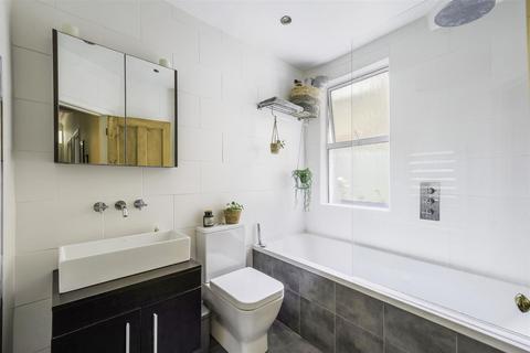 18 Quicks Road, London, SW19 1EZ
