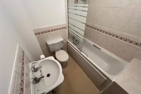 14 Finmere Way, Shirley, Solihull, B90 3SS