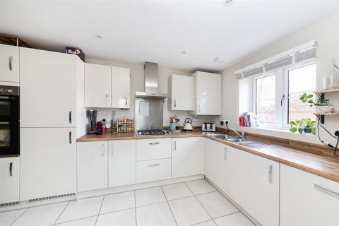 3 bedroom end of terrace house for sale, Whitfield Gardens, East Hanney, Wantage
