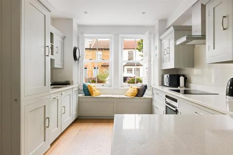 30 Nelson Road, London, SW19 1HT
