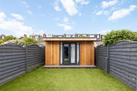 30 Nelson Road, London, SW19 1HT