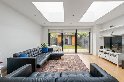 30 Nelson Road, London, SW19 1HT
