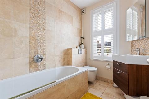 30 Nelson Road, London, SW19 1HT