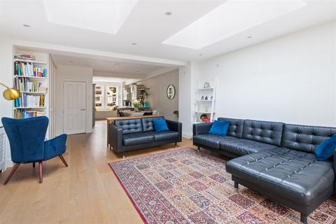30 Nelson Road, London, SW19 1HT