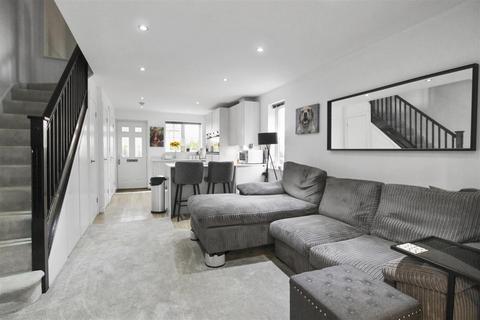 20 Abbots Close, Kettering, NN15 6GZ