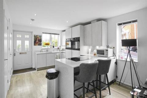 20 Abbots Close, Kettering, NN15 6GZ