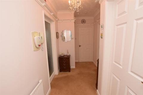 2 bedroom retirement property for sale, Briar Lane, Scartho DN33