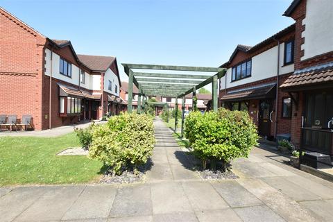 2 bedroom retirement property for sale, Briar Lane, Scartho DN33