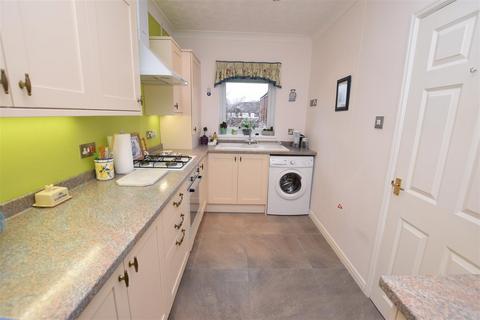 2 bedroom retirement property for sale, Briar Lane, Scartho DN33