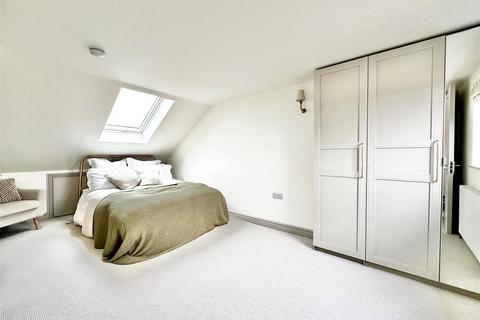 81 Carlton Park Avenue, London, SW20 8BJ