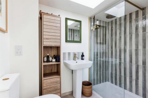 81 Carlton Park Avenue, London, SW20 8BJ