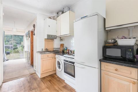 47 Melbourne Road, London, SW19 3BB