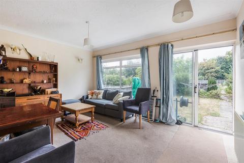 47 Melbourne Road, London, SW19 3BB