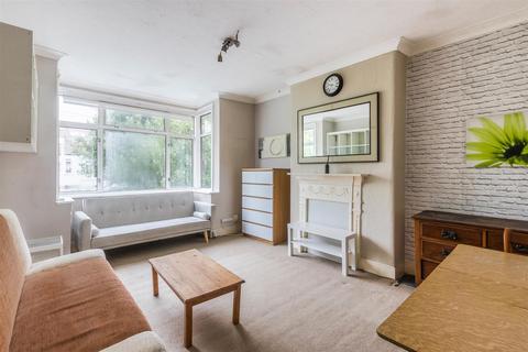 47 Melbourne Road, London, SW19 3BB