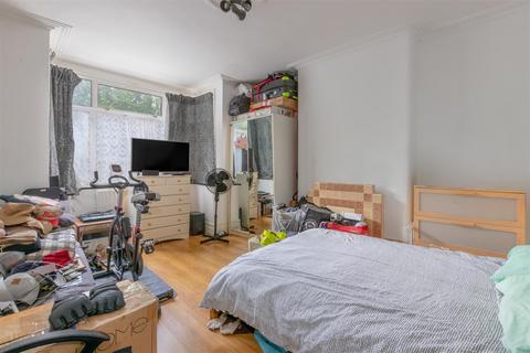 47 Melbourne Road, London, SW19 3BB