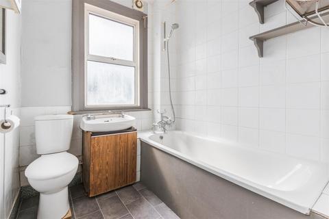 47 Melbourne Road, London, SW19 3BB