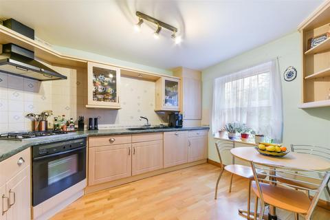 11 Rectory Close, London, SW20 9DQ