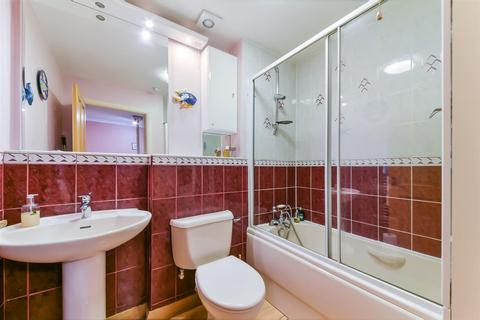 11 Rectory Close, London, SW20 9DQ