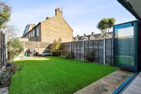 104 Lambton Road, London, SW20 0TJ