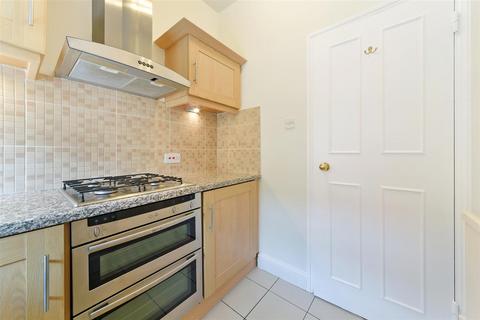 Flat 3, 4 Woodside, London, SW19 7AR